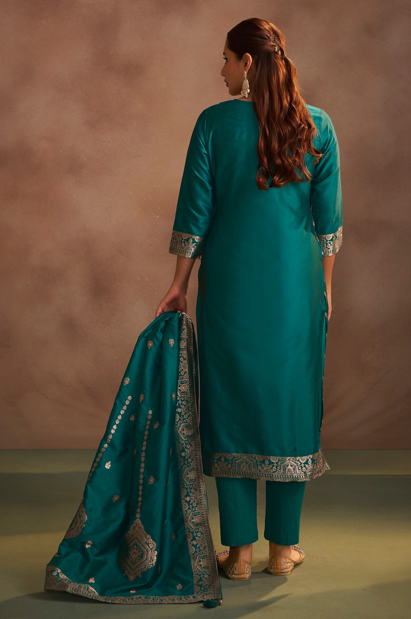 Zarina Rama Green Jacquard Kurta Set