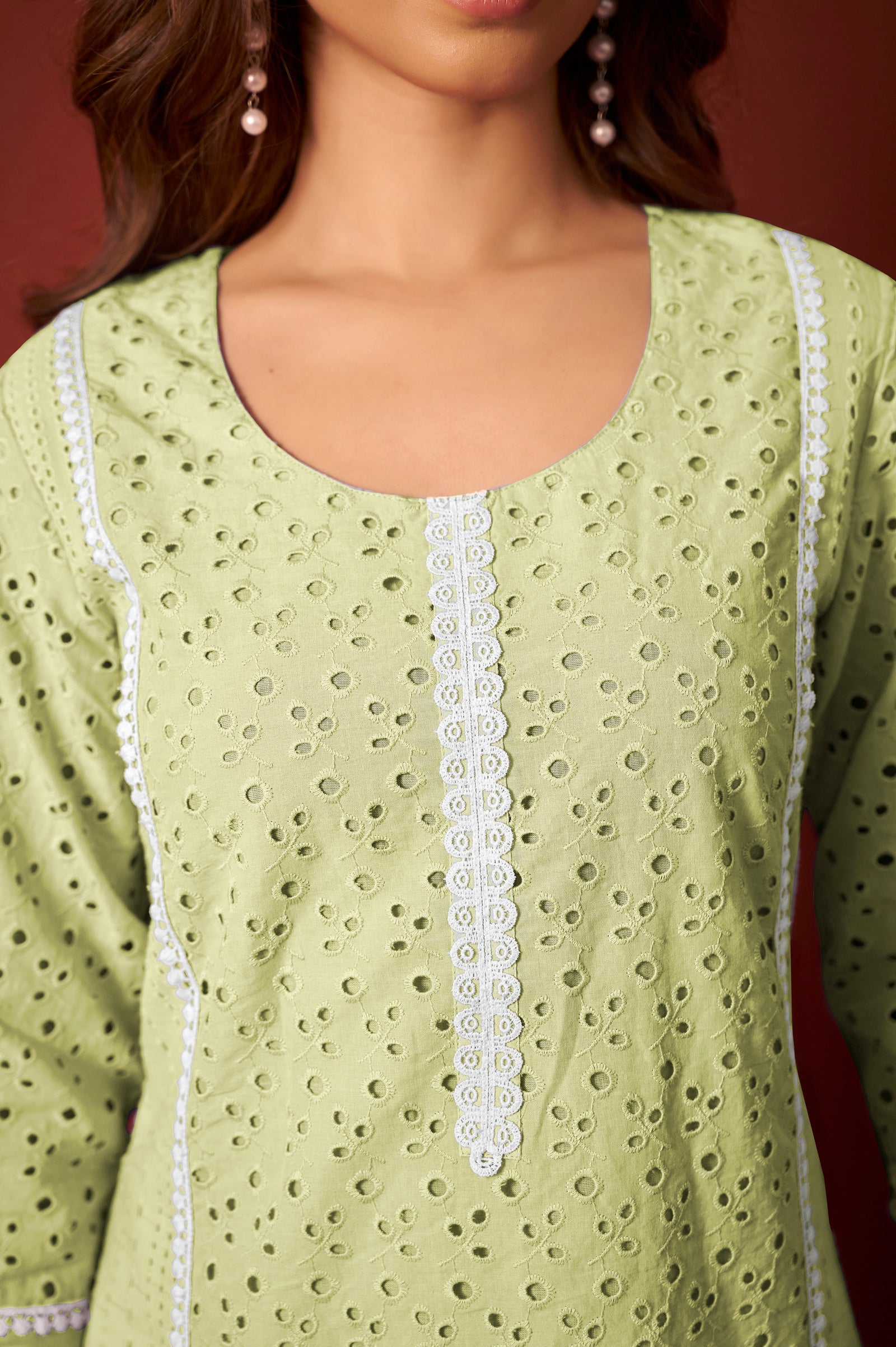 Pista Noor Schiffli Kurta Set