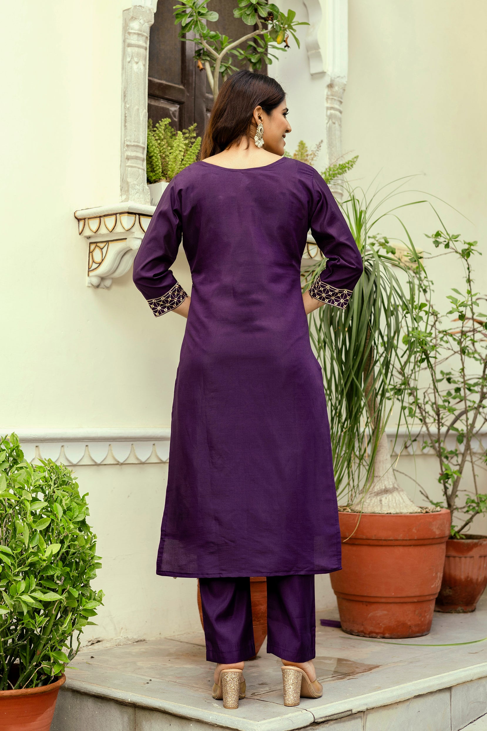 Noorea Embroidered Chanderi Suit Set