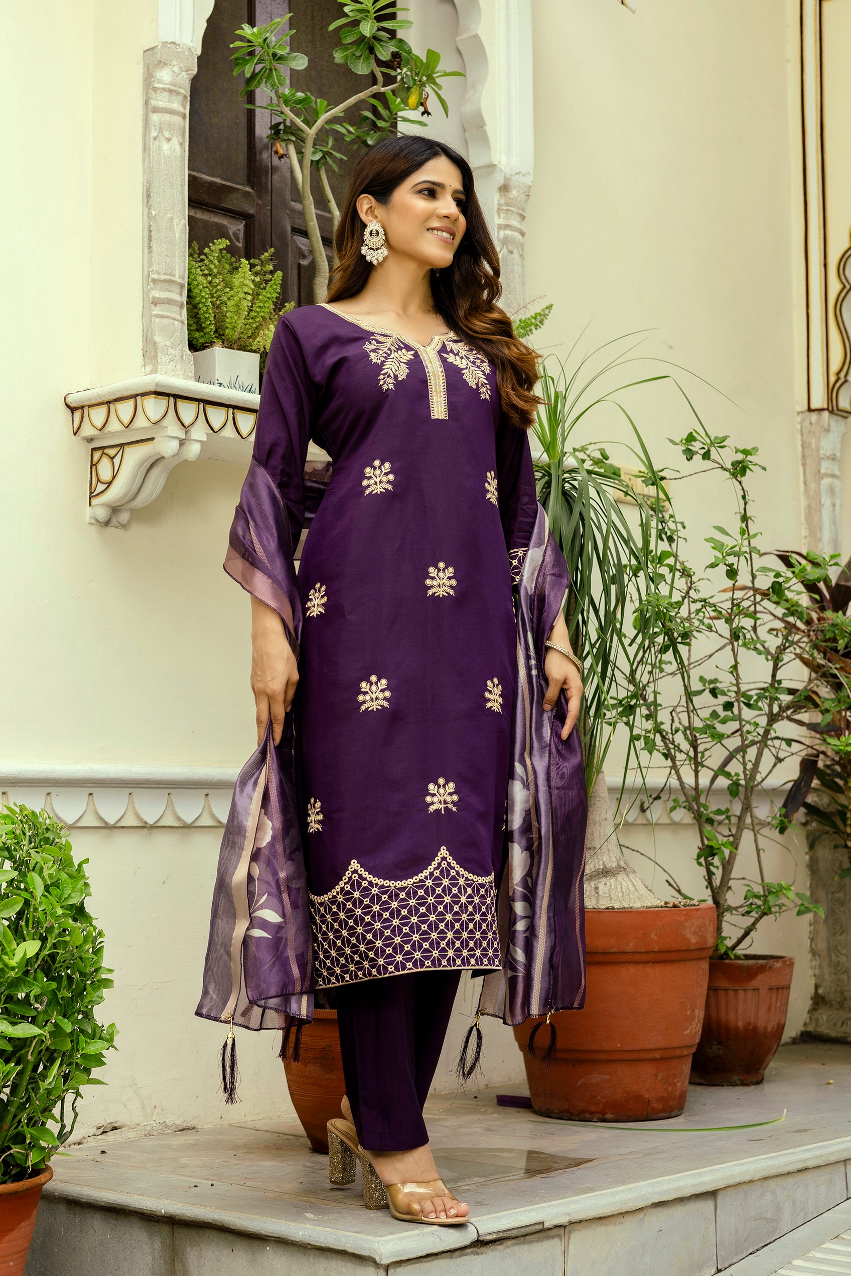 Noorea Embroidered Chanderi Suit Set