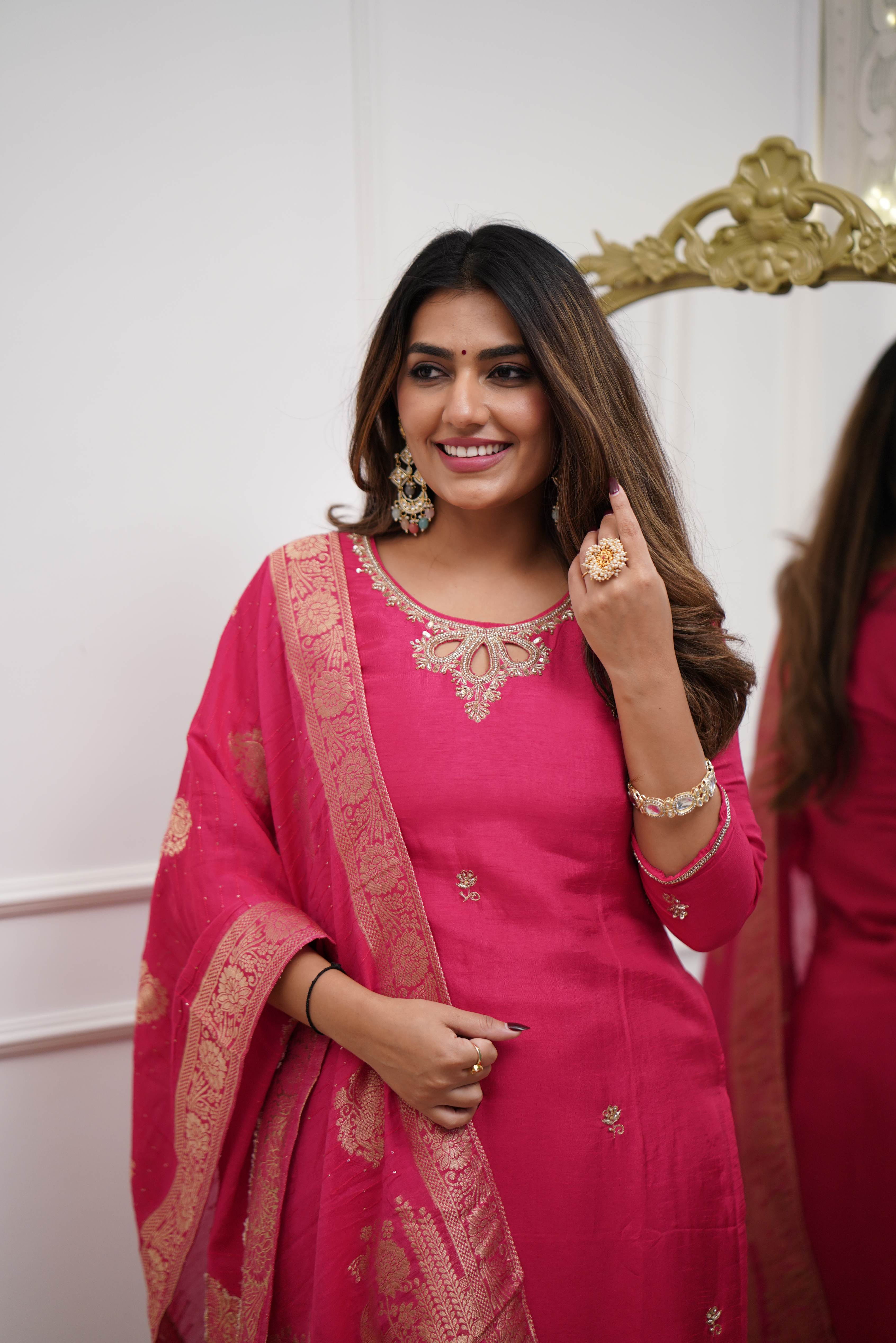 Rangrez Rani Zari-Embellished Kurta Set with Banarasi Dupatta