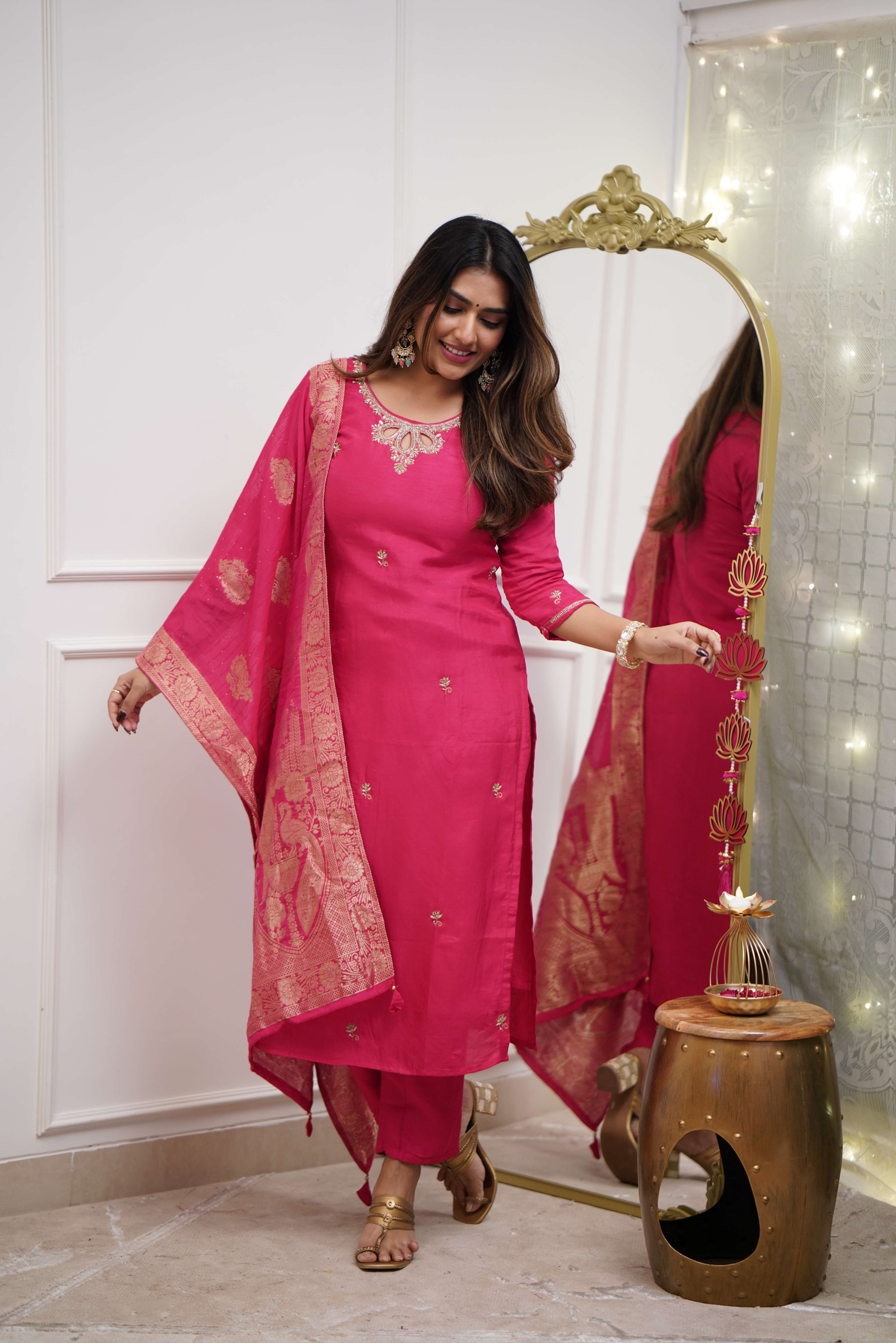 Rangrez Rani Zari-Embellished Kurta Set with Banarasi Dupatta