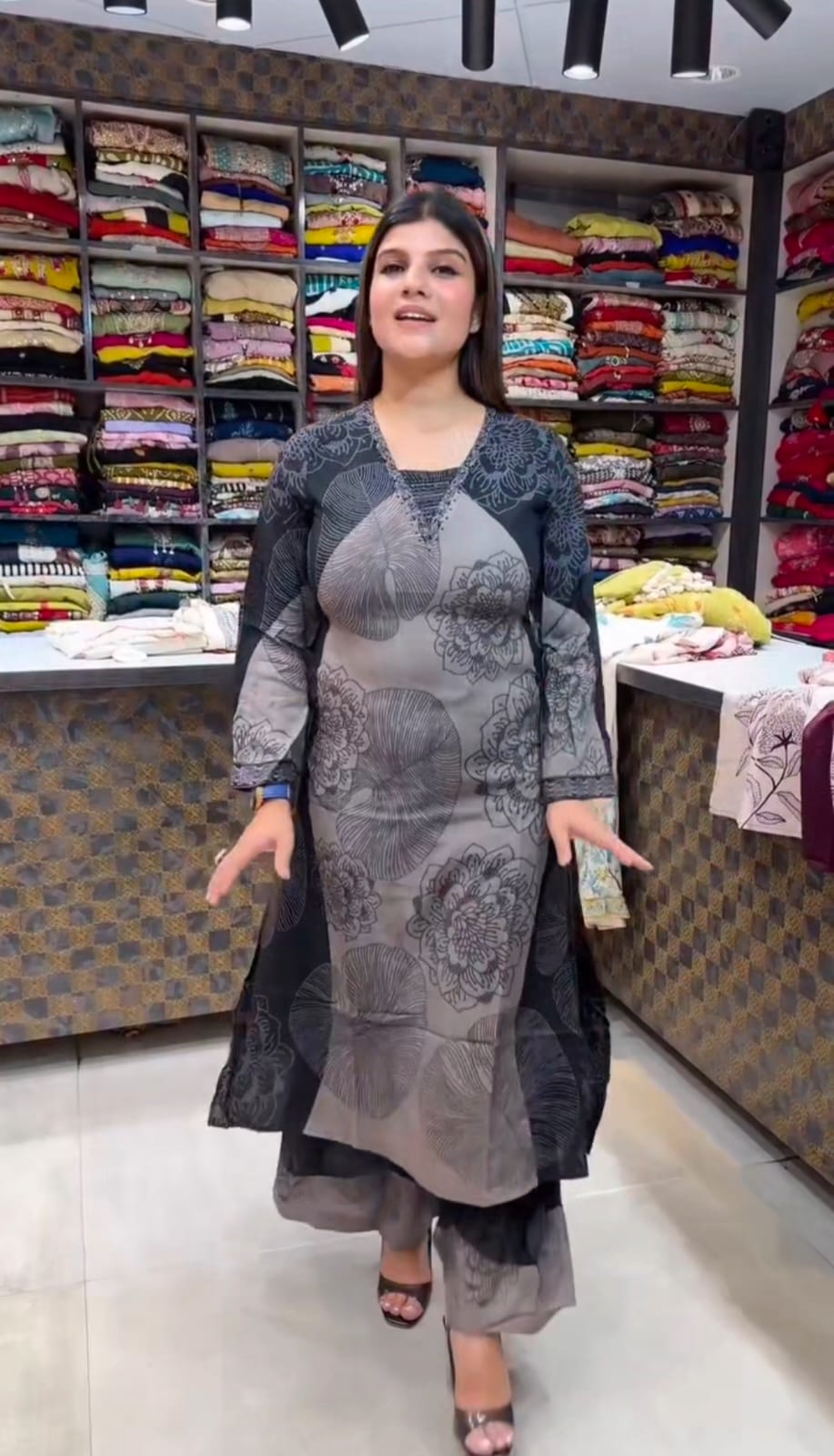 Elegant Black & Grey Floral Print Ethnic Kurti Set – Premium Comfort Wear