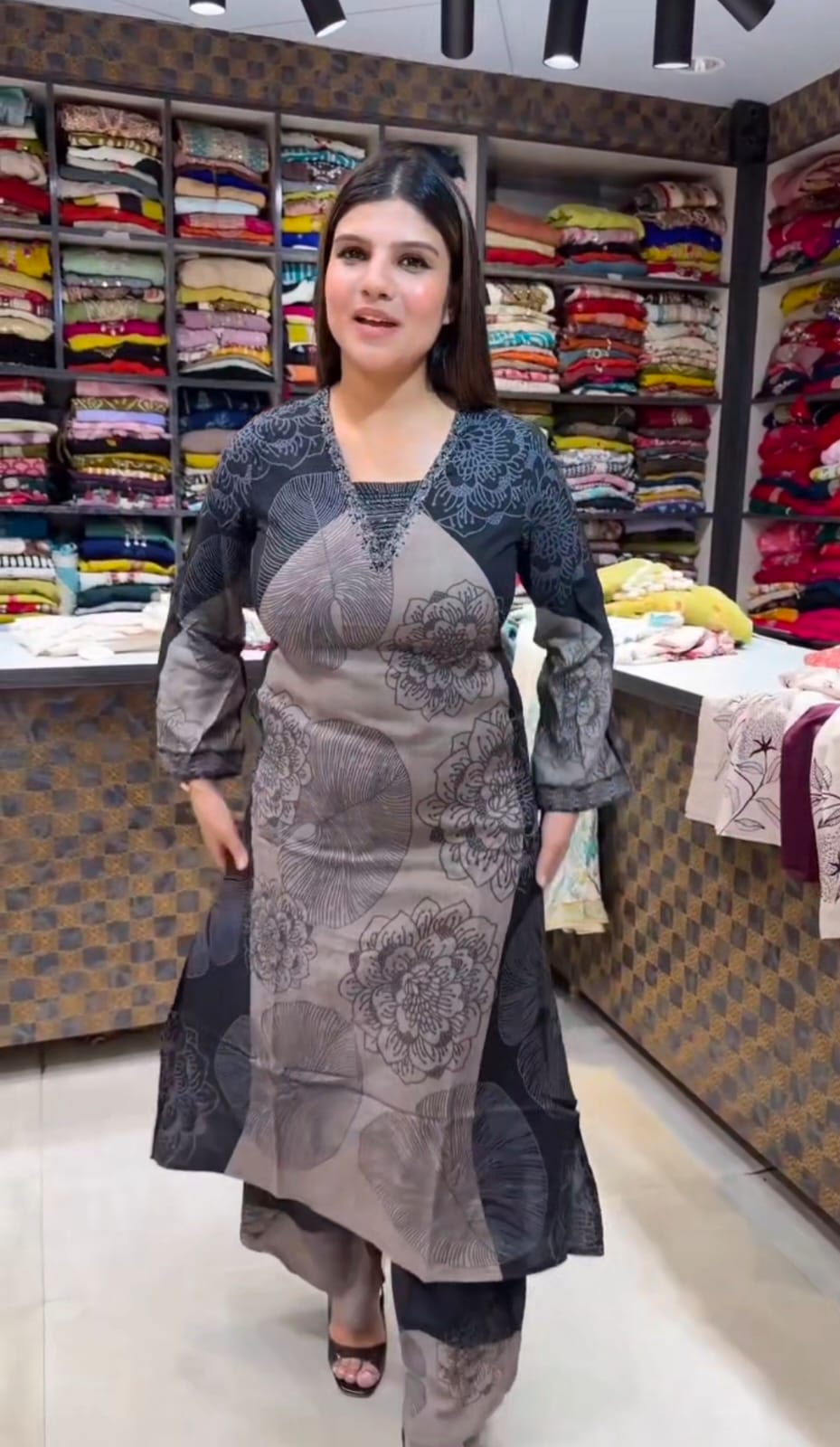Elegant Black & Grey Floral Print Ethnic Kurti Set – Premium Comfort Wear